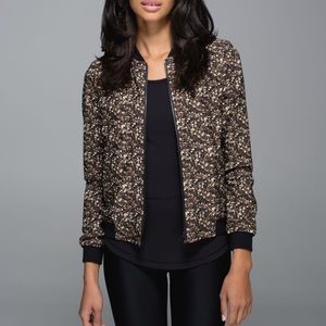 Lululemon Party Bomb Jacket Reverses to all black